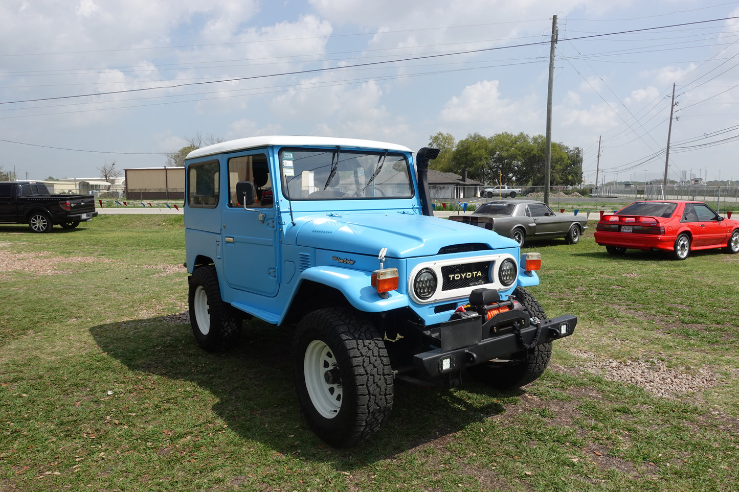 1975 Toyota Land Cruiser 3/4 angle shot from passenger side