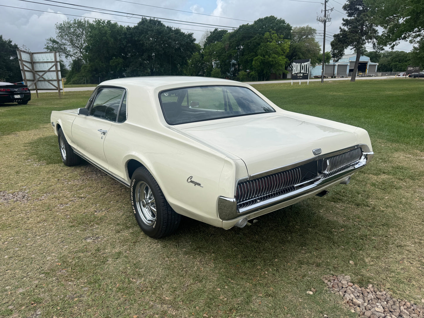 1968 Cougar White