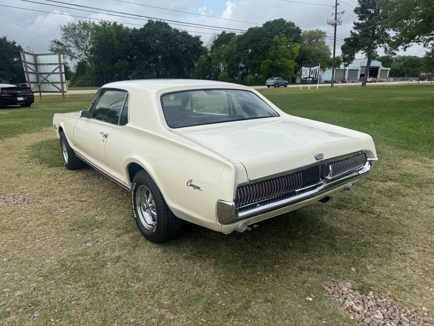 1968 Cougar White