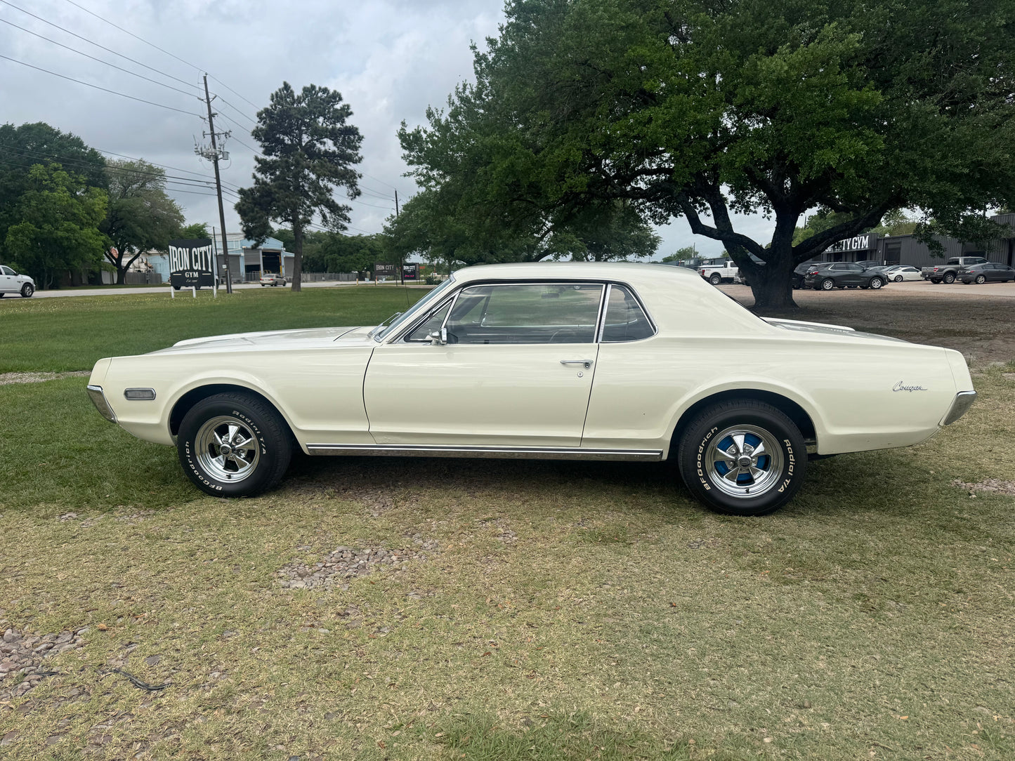 1968 Cougar White