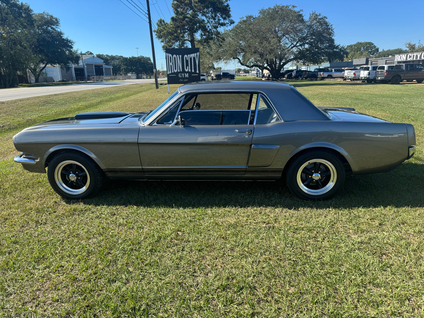 1966 Mustang Grey Black Stripes