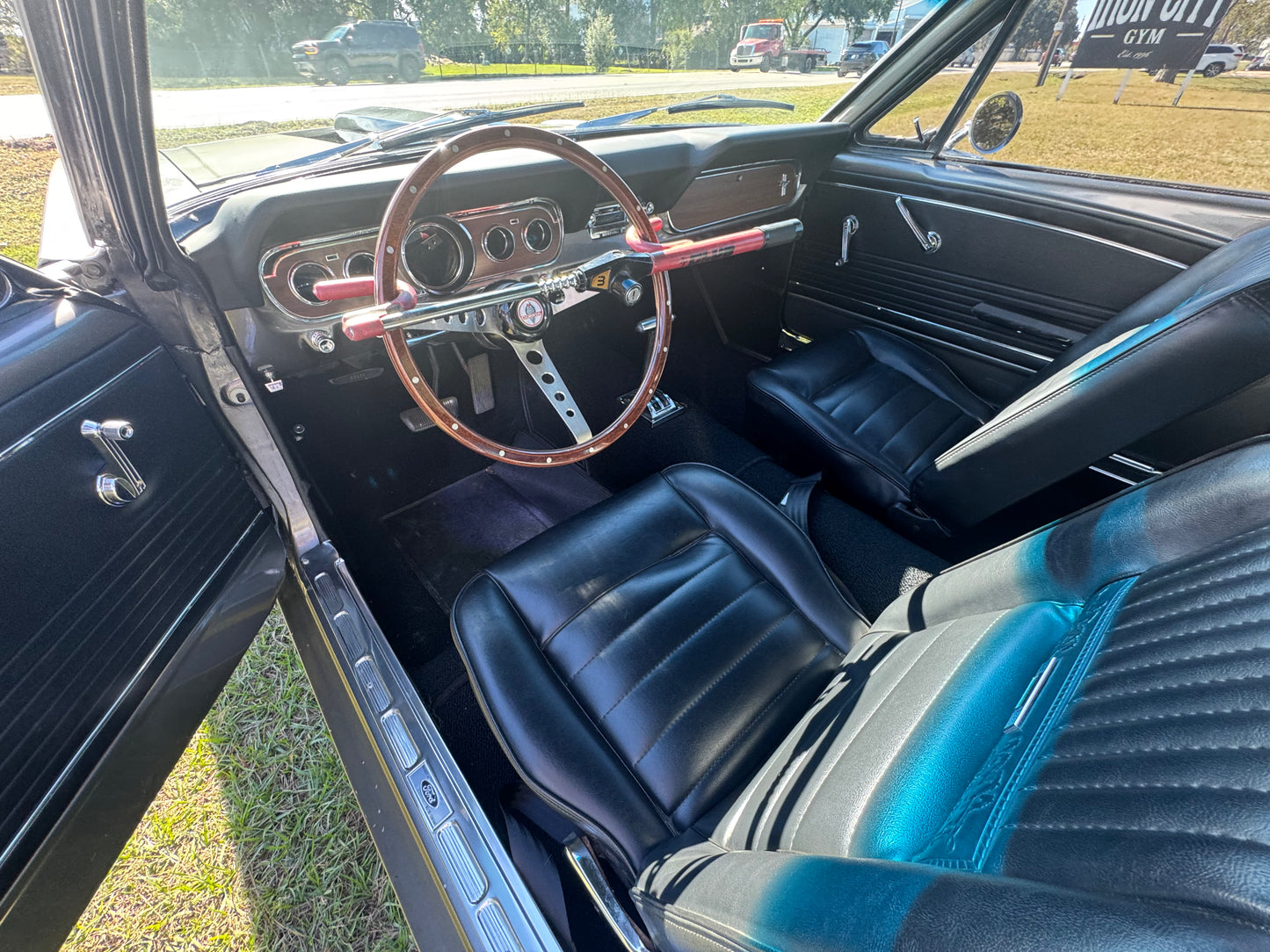 1966 Mustang Grey Black Stripes